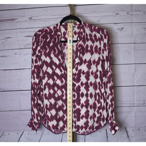 Vince Silk Blouse Burgundy Cream Abstract Print Split Neck Long Sleeve Size 2 - Picture 5 of 12